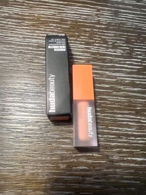 HUDA BEAUTY Liquid Matte Lipstick - peach